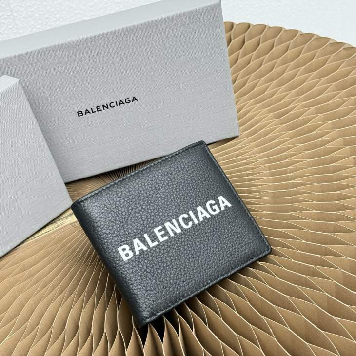 Picture of Balenciaga Handbags _SKUfw199739862fw